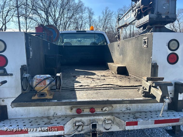 image for item DS0831 2006 Ford F550 Super Duty XL SuperCab utility / service truck