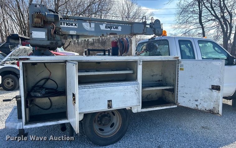 image for item DS0831 2006 Ford F550 Super Duty XL SuperCab utility / service truck