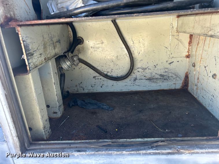 image for item DS0831 2006 Ford F550 Super Duty XL SuperCab utility / service truck