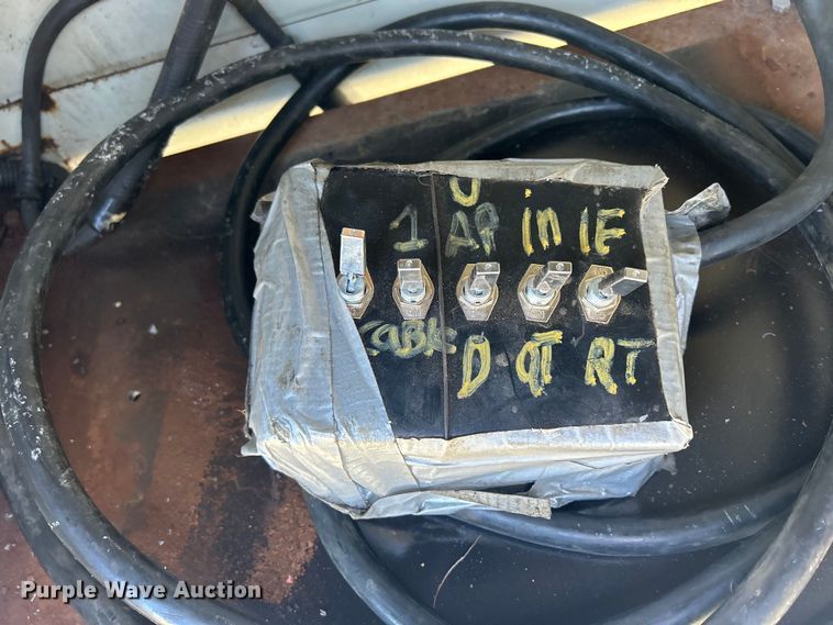 image for item DS0831 2006 Ford F550 Super Duty XL SuperCab utility / service truck