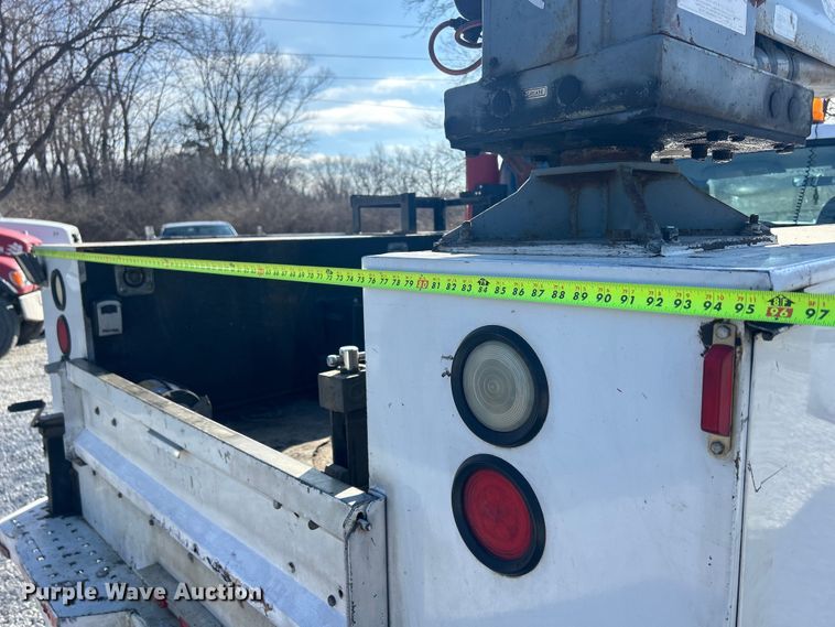 image for item DS0831 2006 Ford F550 Super Duty XL SuperCab utility / service truck