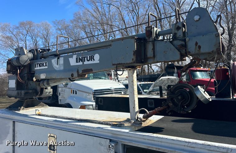 image for item DS0831 2006 Ford F550 Super Duty XL SuperCab utility / service truck