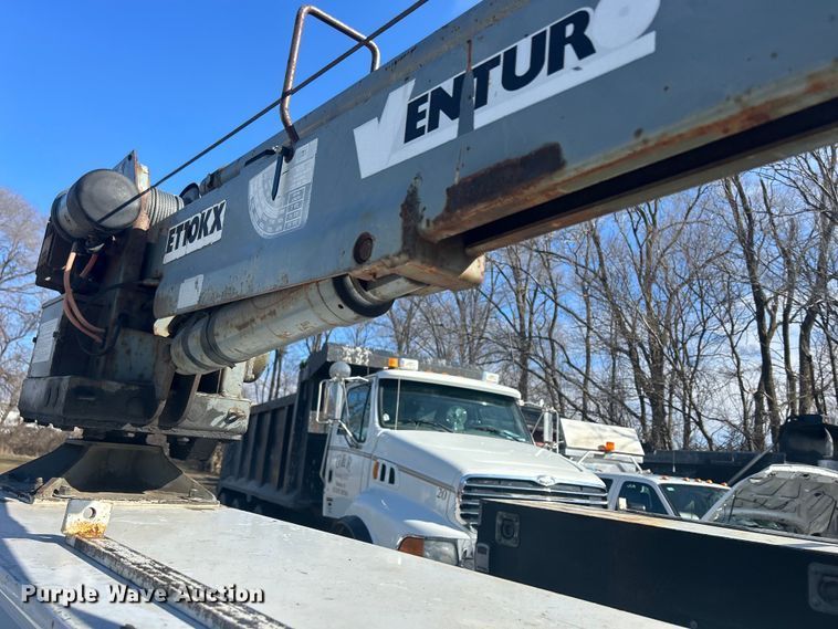 image for item DS0831 2006 Ford F550 Super Duty XL SuperCab utility / service truck