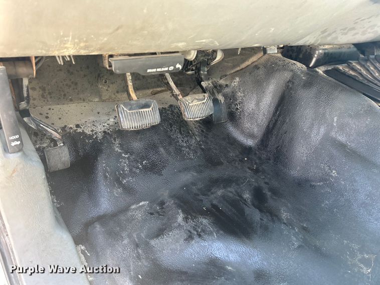 image for item DS0831 2006 Ford F550 Super Duty XL SuperCab utility / service truck