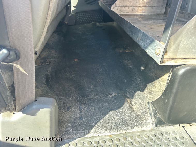 image for item DS0831 2006 Ford F550 Super Duty XL SuperCab utility / service truck