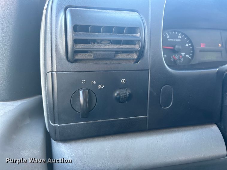 image for item DS0831 2006 Ford F550 Super Duty XL SuperCab utility / service truck
