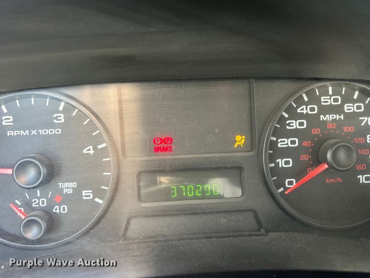 image for item DS0831 2006 Ford F550 Super Duty XL SuperCab utility / service truck