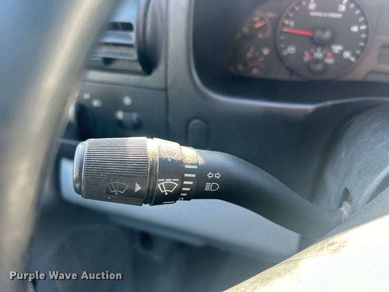 image for item DS0831 2006 Ford F550 Super Duty XL SuperCab utility / service truck