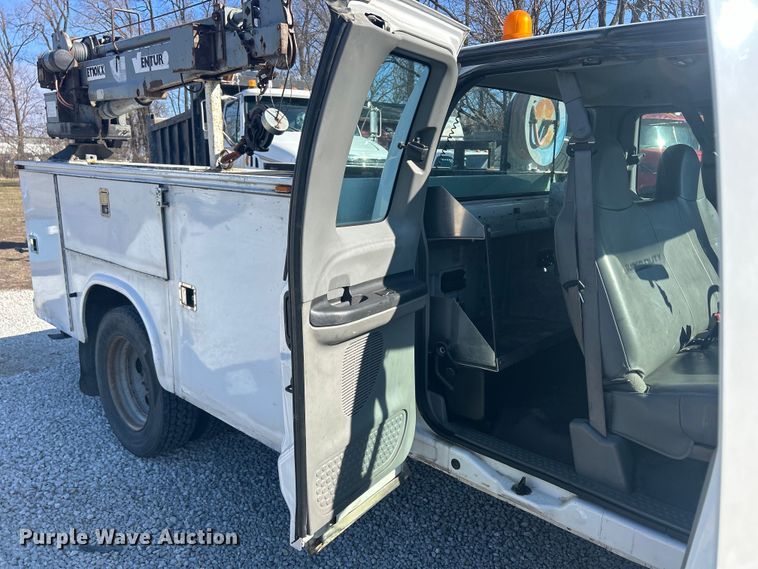 image for item DS0831 2006 Ford F550 Super Duty XL SuperCab utility / service truck