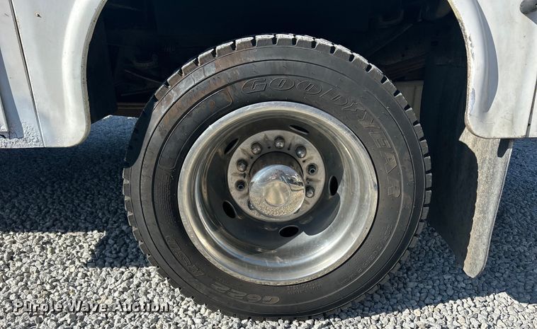 image for item DS0831 2006 Ford F550 Super Duty XL SuperCab utility / service truck