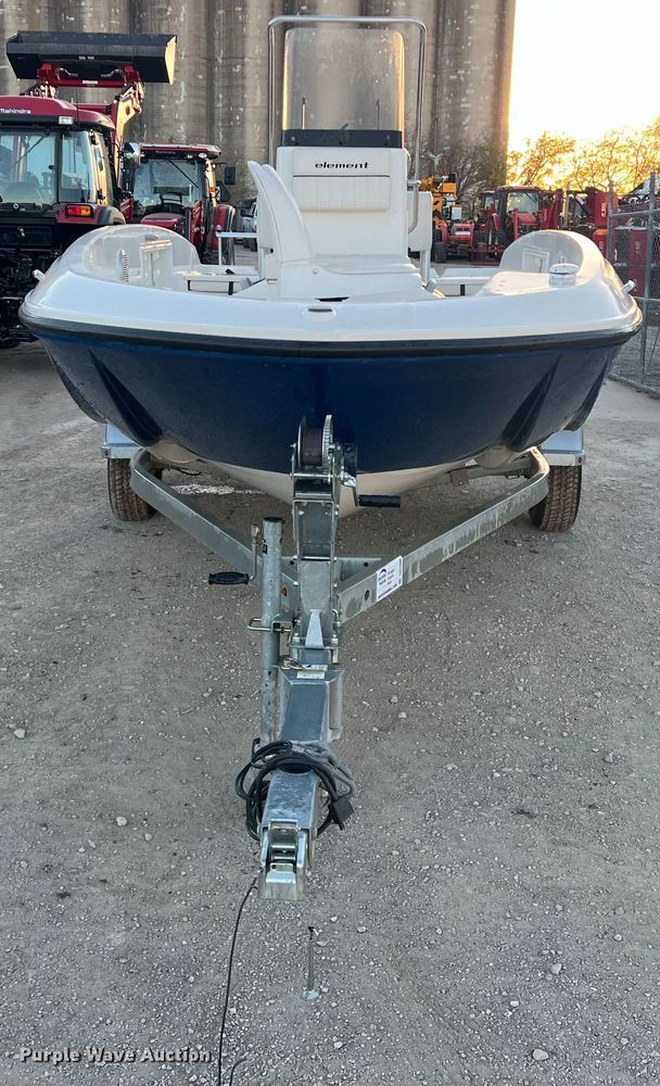 image for item DS2466 2019 Bayliner  Element F18 boat