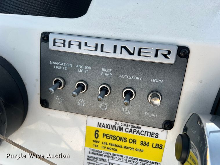 image for item DS2466 2019 Bayliner  Element F18 boat