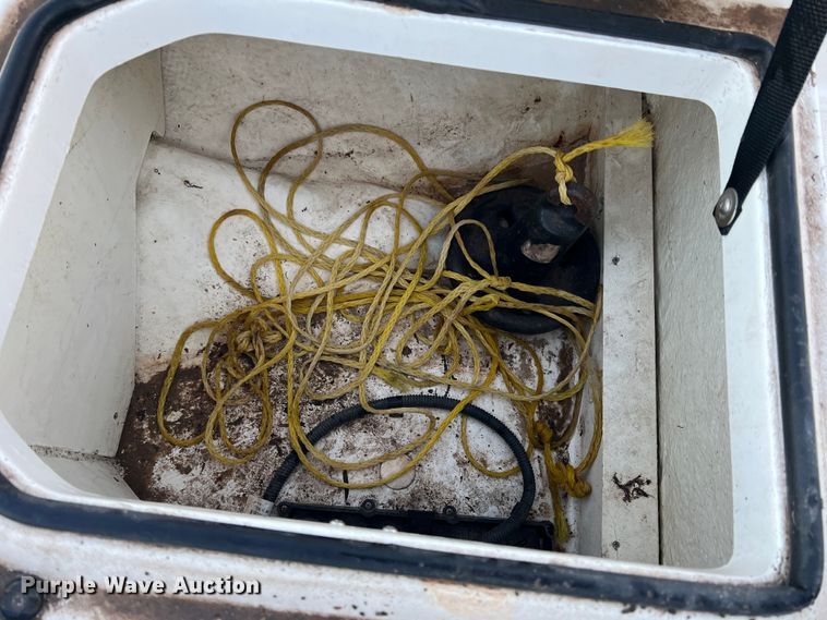 image for item DS2466 2019 Bayliner  Element F18 boat