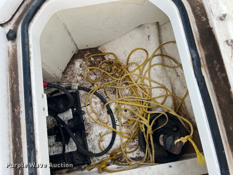 image for item DS2466 2019 Bayliner  Element F18 boat