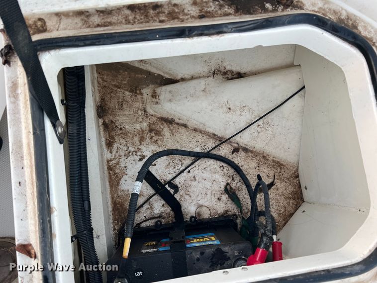 image for item DS2466 2019 Bayliner  Element F18 boat