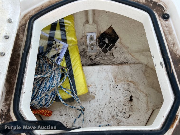 image for item DS2466 2019 Bayliner  Element F18 boat