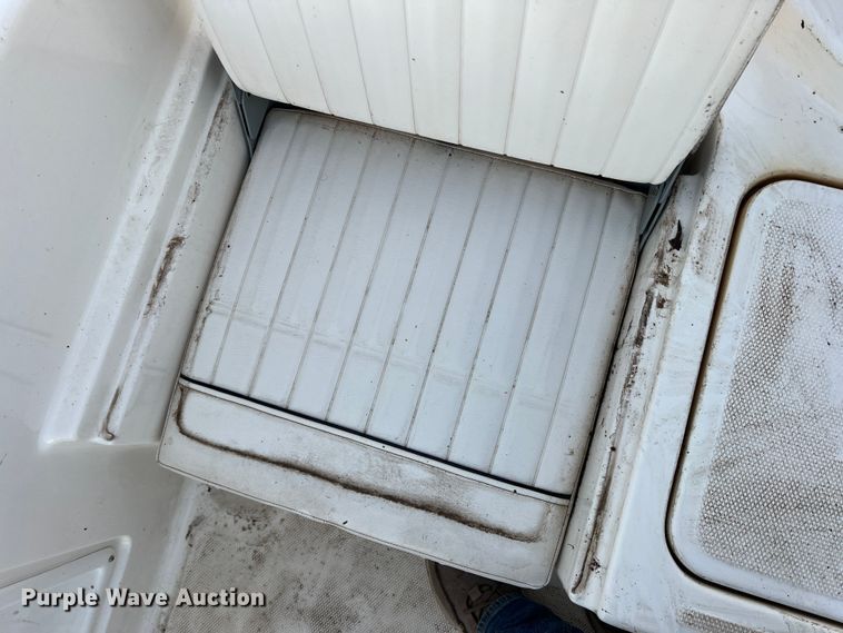 image for item DS2466 2019 Bayliner  Element F18 boat