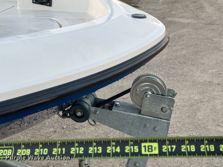 image for item DS2466 2019 Bayliner  Element F18 boat