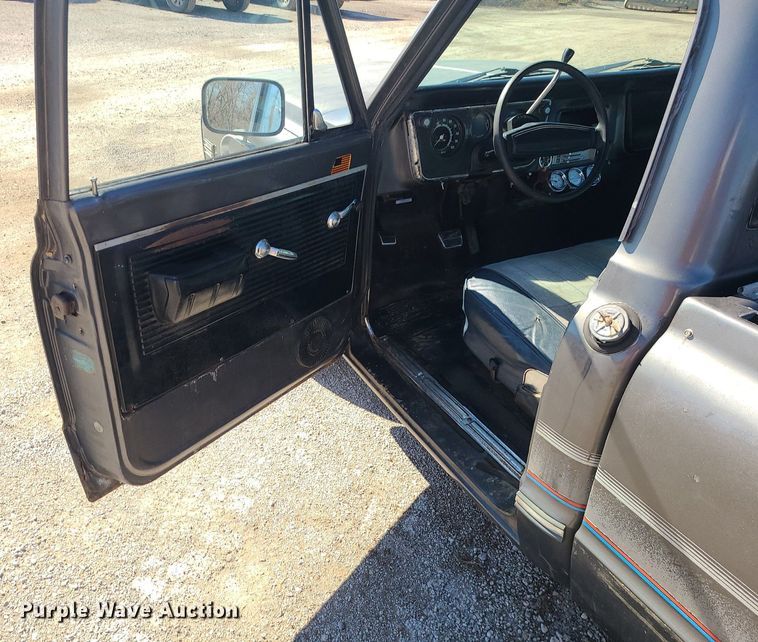 image for item DS7305 1971 GMC C10 pickup truck