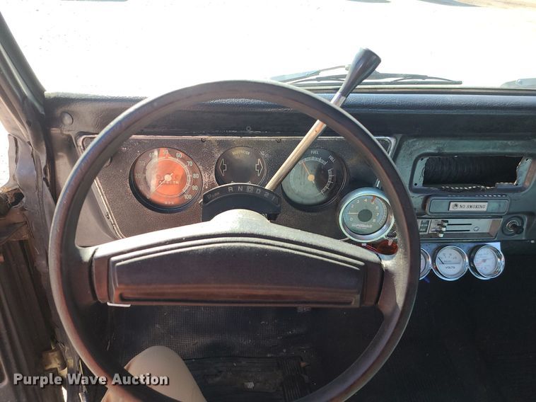 image for item DS7305 1971 GMC C10 pickup truck