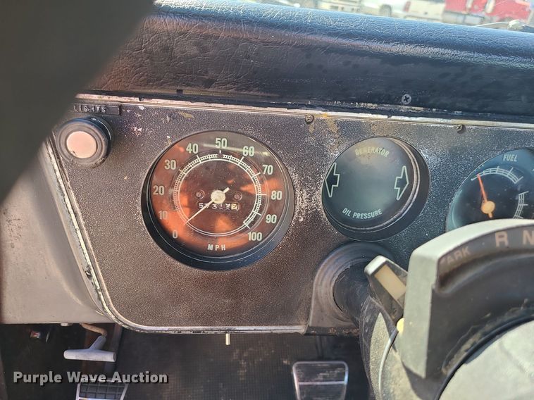 image for item DS7305 1971 GMC C10 pickup truck