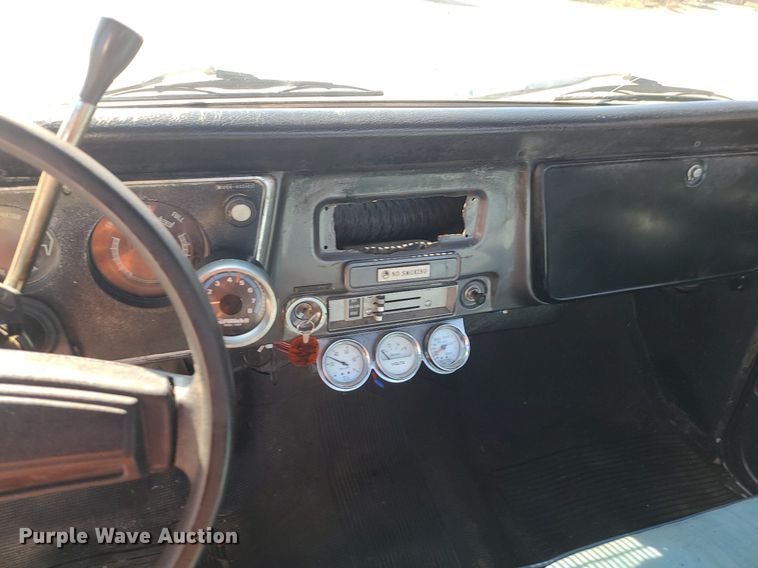 image for item DS7305 1971 GMC C10 pickup truck