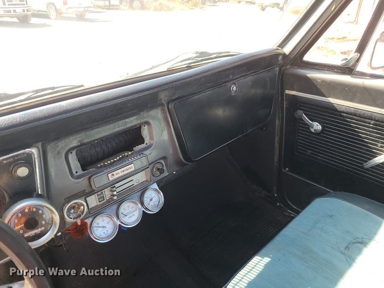 image for item DS7305 1971 GMC C10 pickup truck