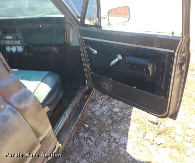 image for item DS7305 1971 GMC C10 pickup truck