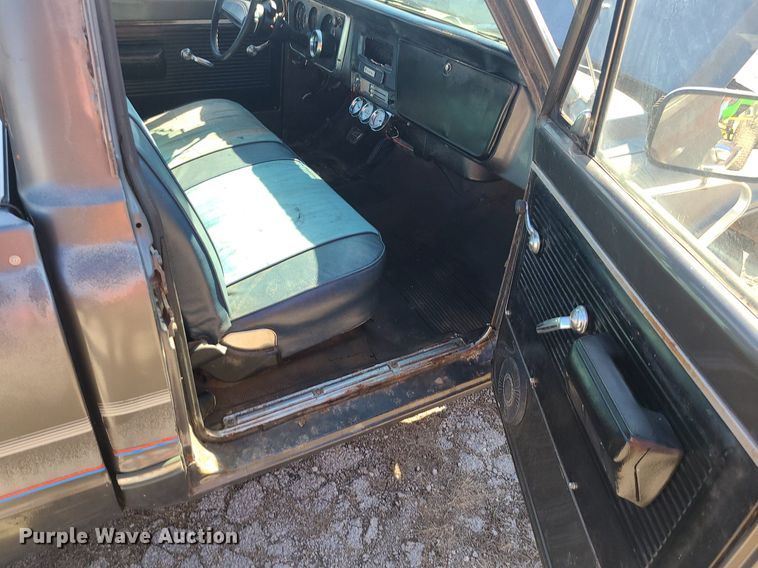 image for item DS7305 1971 GMC C10 pickup truck