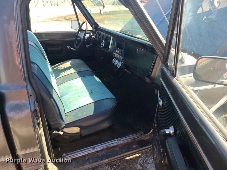 image for item DS7305 1971 GMC C10 pickup truck