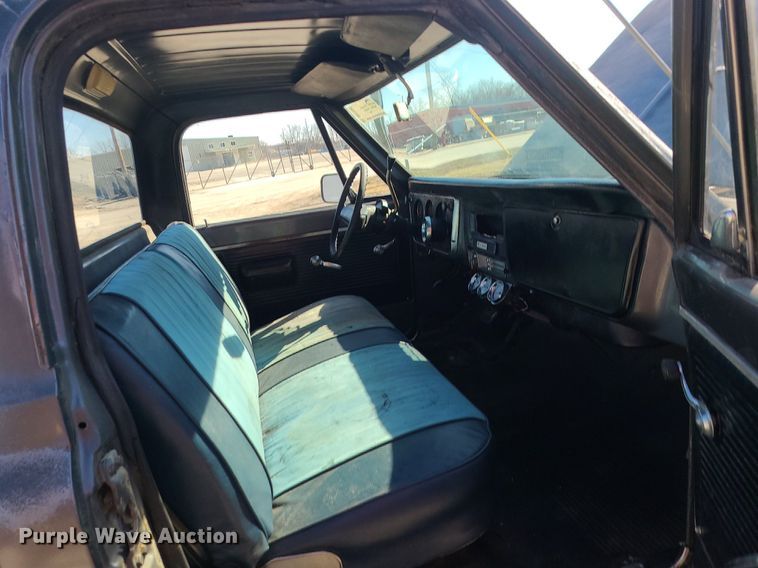 image for item DS7305 1971 GMC C10 pickup truck