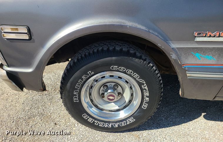 image for item DS7305 1971 GMC C10 pickup truck