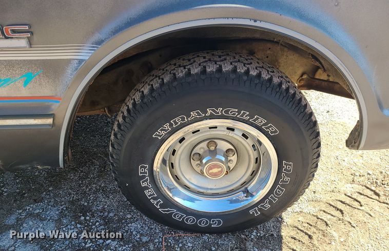 image for item DS7305 1971 GMC C10 pickup truck