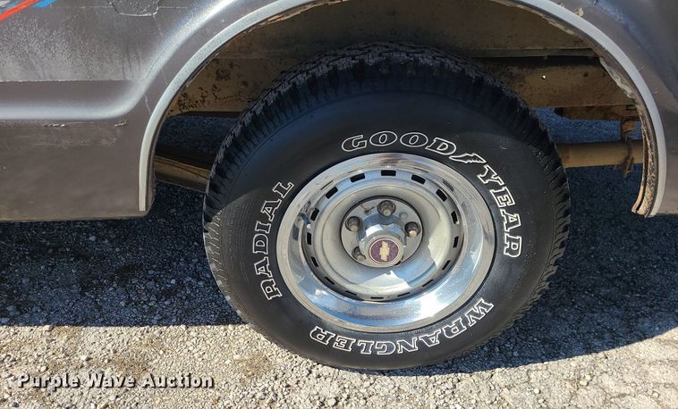 image for item DS7305 1971 GMC C10 pickup truck