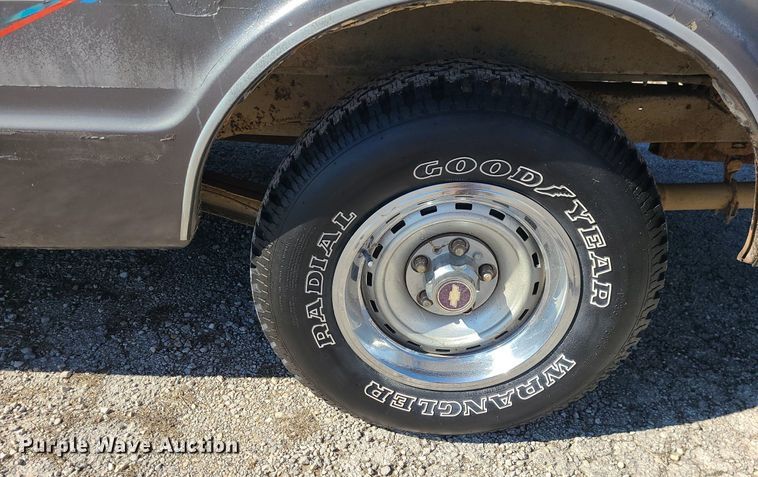 image for item DS7305 1971 GMC C10 pickup truck