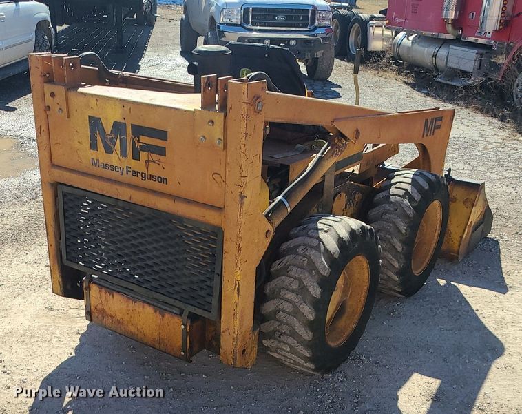 image for item DS7307 Massey Ferguson Hydrostat 711 skid steer loader