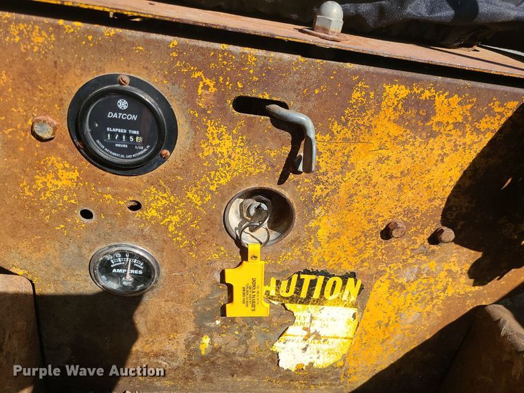 image for item DS7307 Massey Ferguson Hydrostat 711 skid steer loader