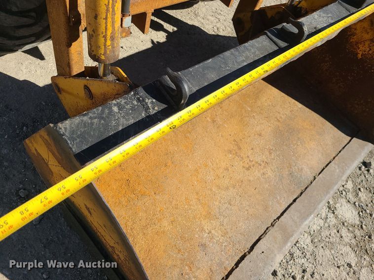 image for item DS7307 Massey Ferguson Hydrostat 711 skid steer loader