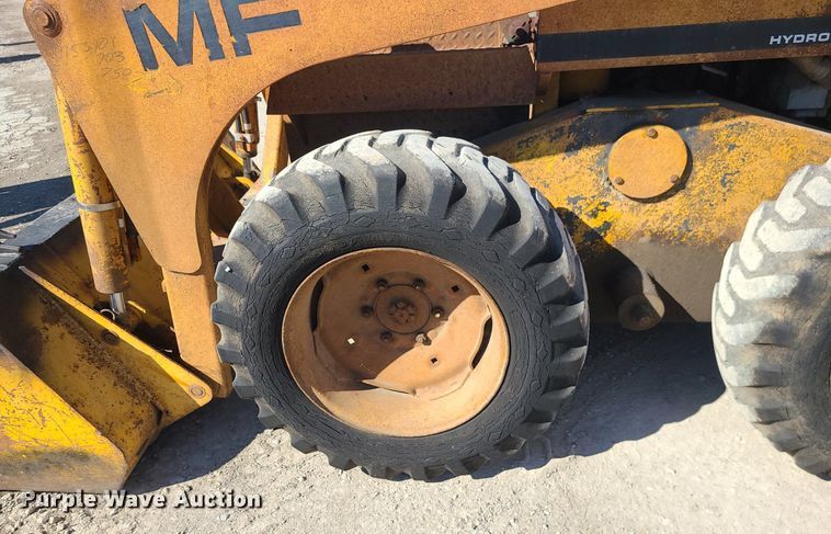 image for item DS7307 Massey Ferguson Hydrostat 711 skid steer loader