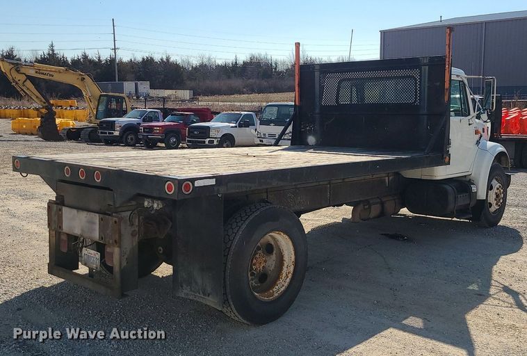image for item DS7324 1998 International 4700 flatbed truck