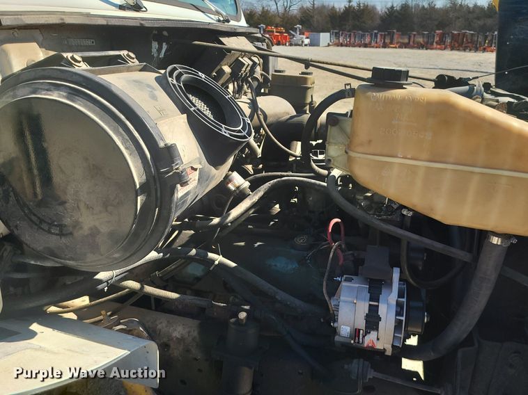 image for item DS7324 1998 International 4700 flatbed truck