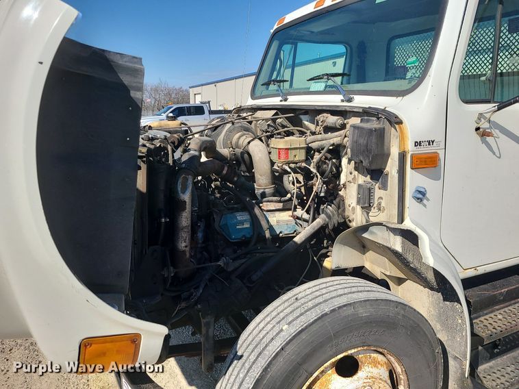 image for item DS7324 1998 International 4700 flatbed truck