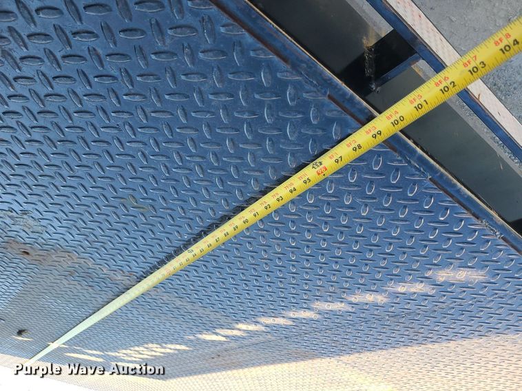 image for item DS7326 2013 International 4300 flatbed truck