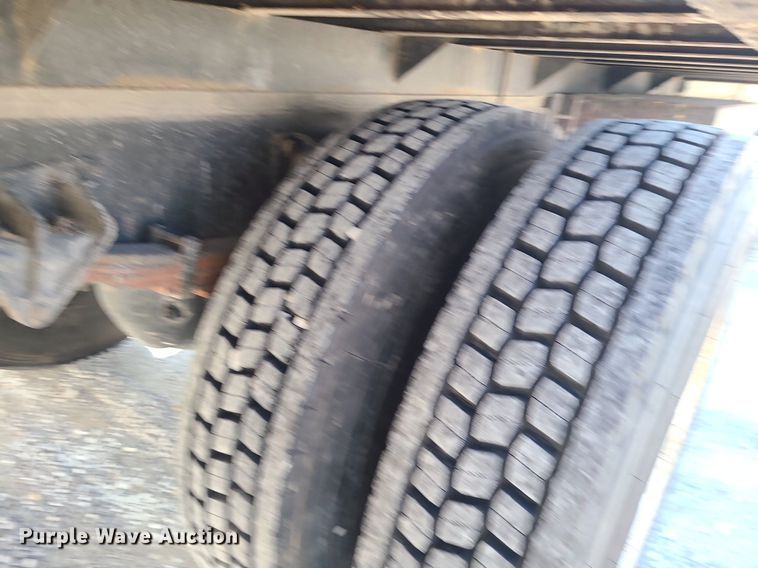 image for item DS7326 2013 International 4300 flatbed truck