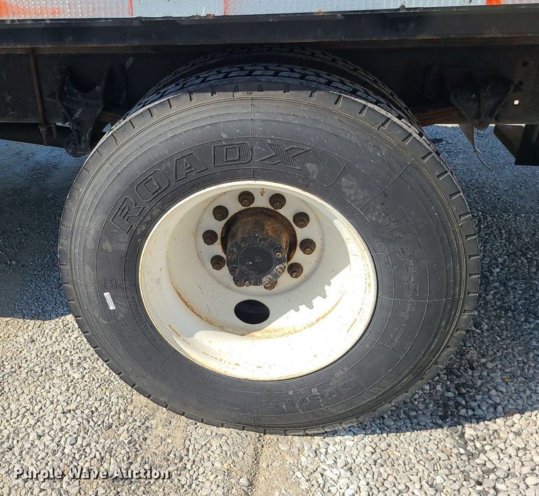 image for item DS7326 2013 International 4300 flatbed truck