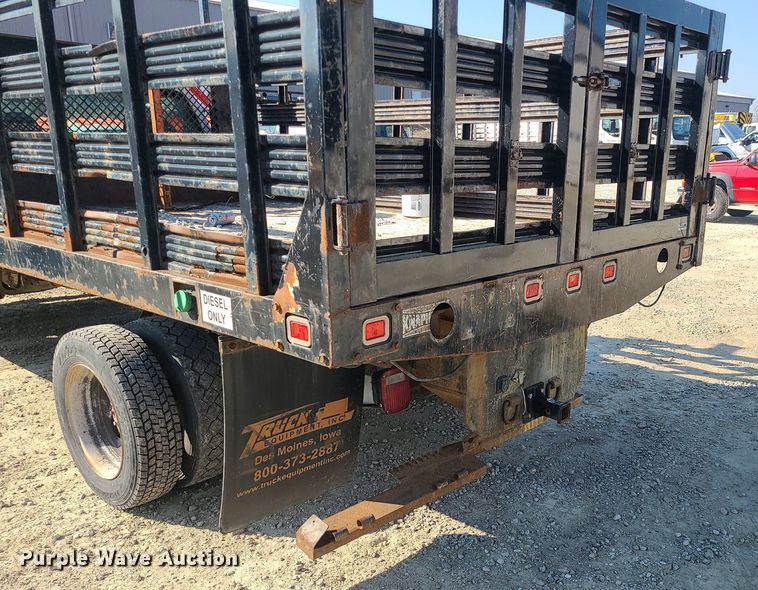 image for item DS7331 2008 Ford F550 flatbed truck