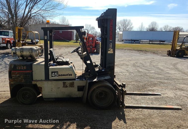 image for item DS7335 Komatsu FG45T-6 forklift