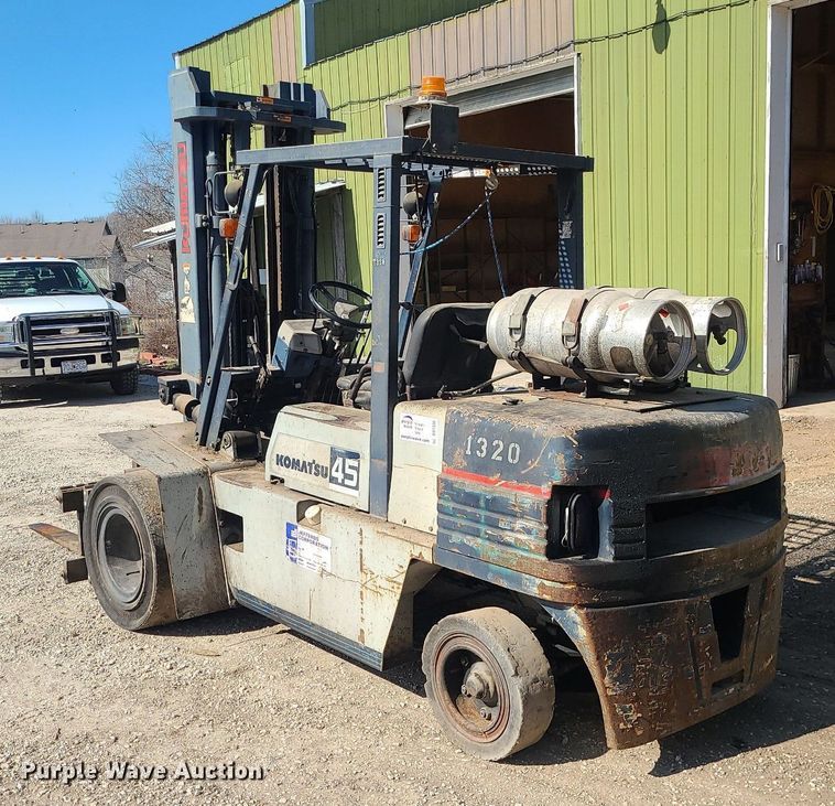 image for item DS7335 Komatsu FG45T-6 forklift