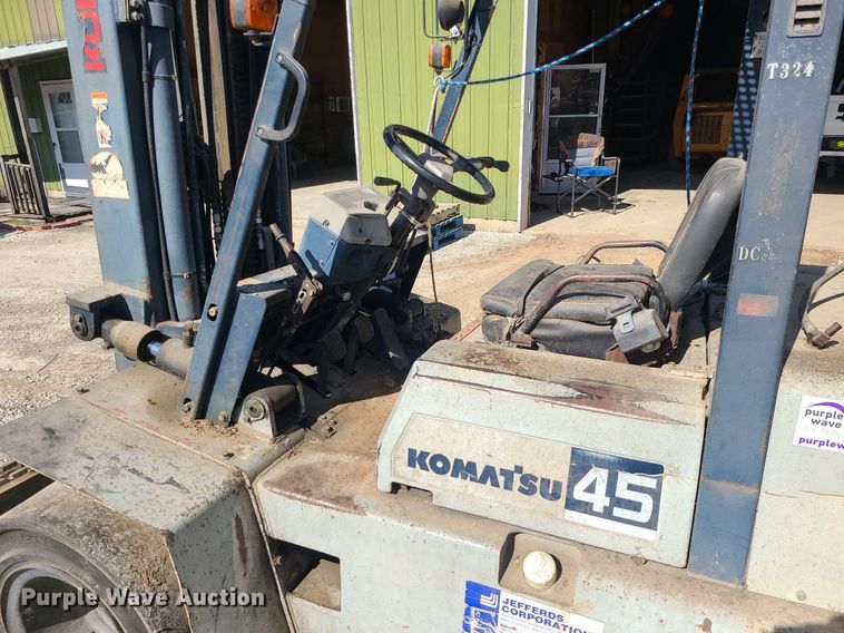 image for item DS7335 Komatsu FG45T-6 forklift