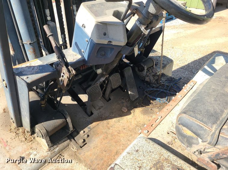 image for item DS7335 Komatsu FG45T-6 forklift